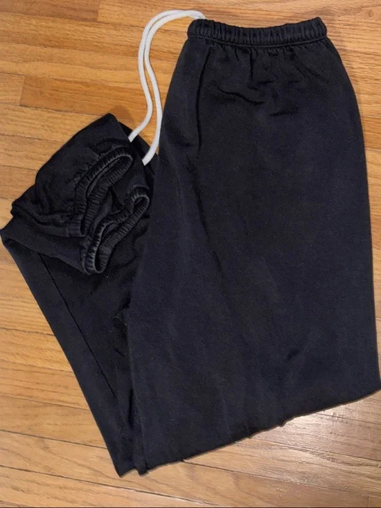 Offline by Aerie Oversized Drawstring Sweatpants with White Tie - small - Picture 4 of 5